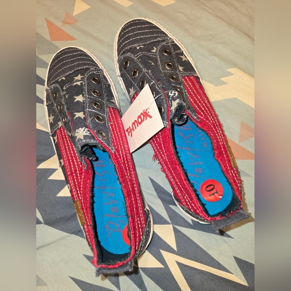 Blowfish Red and Blue Starry Slip-On Sneakers Women's Size 10 - Picture 3 of 5